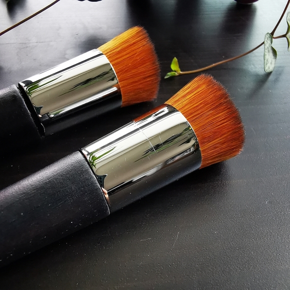 Dior liquid foundation brush - Picture 4 of 4